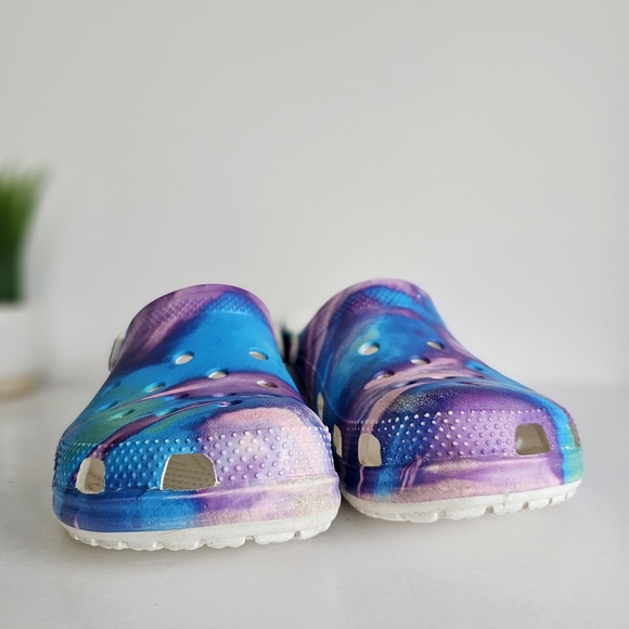 Crocs Classic Out Of This World Tie-Dye Multicolored Clogs Size 10 Men 13 Women - Picture 12 of 16